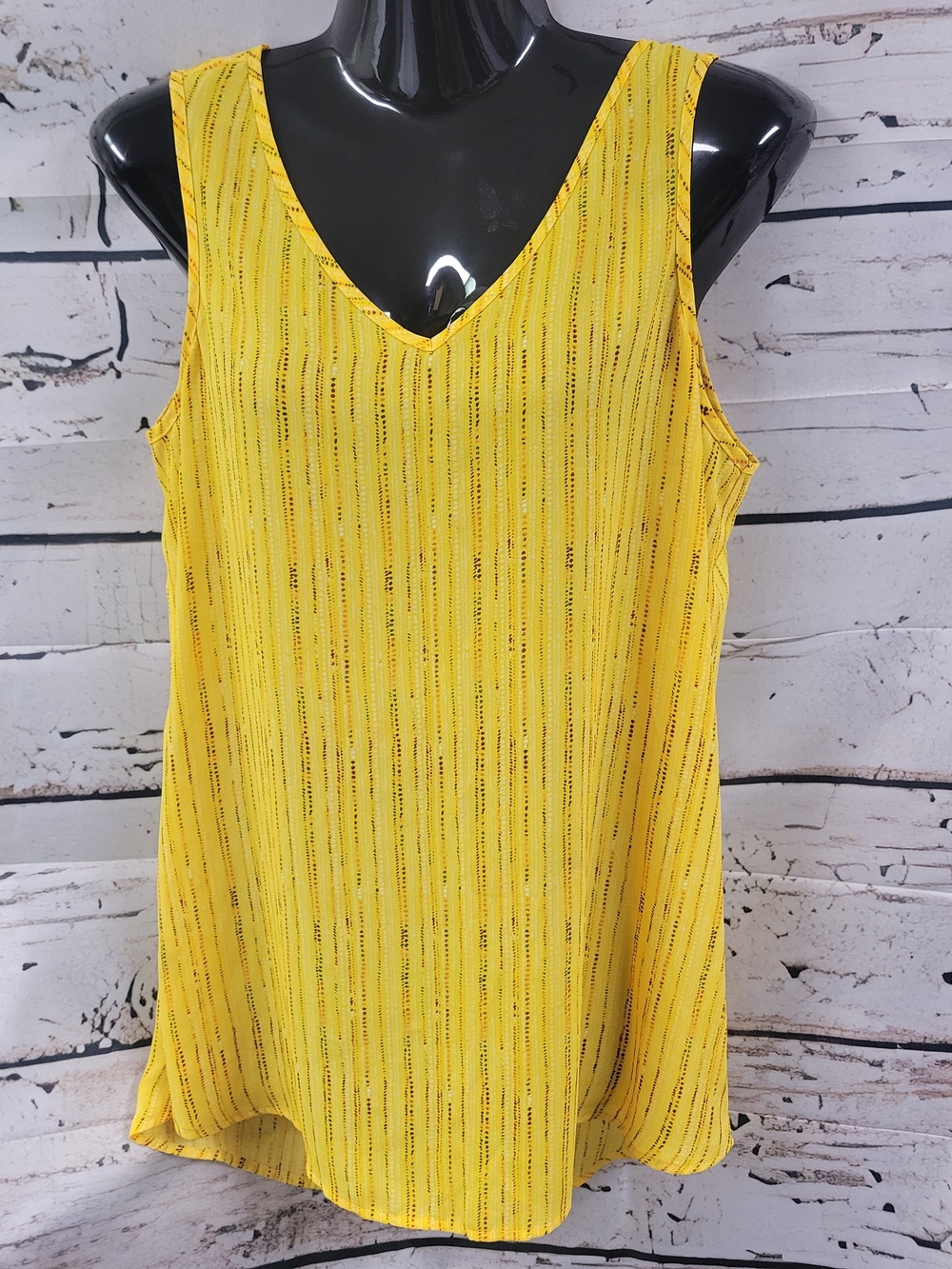 Apt. 9 Yellow Sleeveless V-Neck Blouse Size Small Lightweight Tank Top